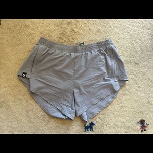 Oiselle Flyout Shorts - Size 6, Smoke